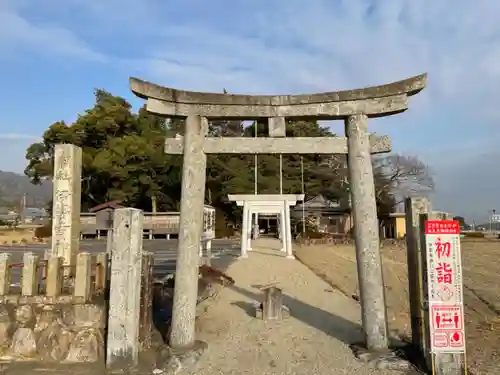 伊勢寺神社の鳥居