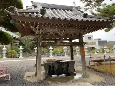 誕生寺の手水舎
