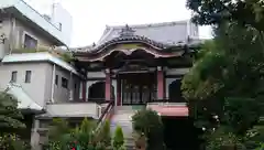 霊梅寺の本殿