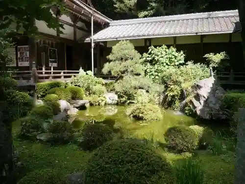 正法寺の庭園