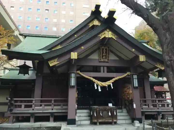 三吉神社の本殿・本堂