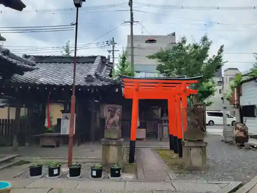 下御霊神社の末社