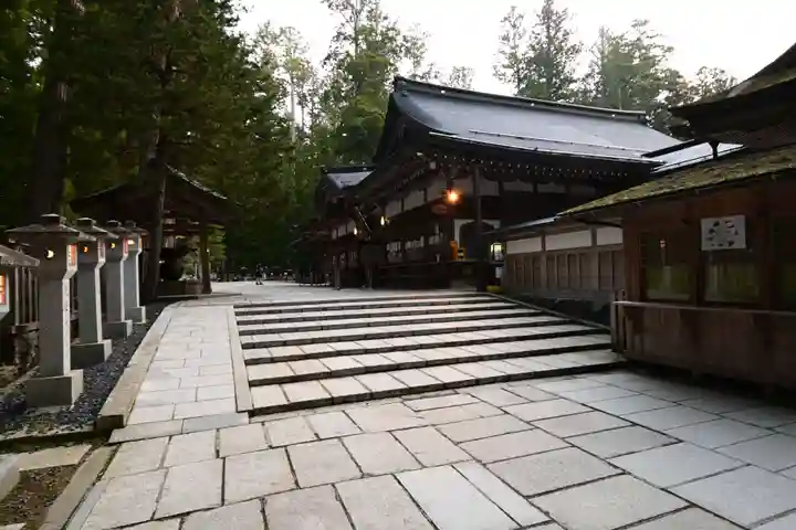 高野山金剛峯寺奥の院(和歌山県)