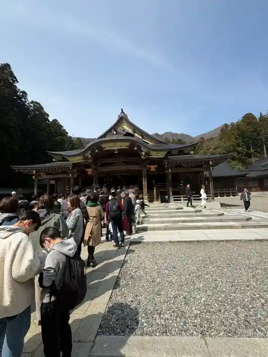 彌彦神社の{uncategorized: "未分類", other: "その他", undefined: "問題あり", building: "その他建物", grave: "お墓", sacred_gate: "鳥居", guardian: "狛犬", statue: "像", buddha: "仏像", history: "歴史", nature: "自然", garden: "庭園", animal: "動物", pagoda: "塔", temizu: "手水舎", mountain_gate: "山門・神門", sanctuary: "本殿・本堂", subordinate: "末社・摂社", art: "芸術", scenery: "景色", jizo: "地蔵", ema: "絵馬", goshuin: "御朱印", omikuji: "おみくじ", items: "授与品その他", amulet: "お守り", goshuincho: "御朱印帳", eats: "食事", festival: "お祭り", votive_dance: "神楽", shichigosan: "七五三参", wedding: "結婚式", experience: "体験その他", initially: "初詣", around: "周辺", anti_infection: "感染症対策"}