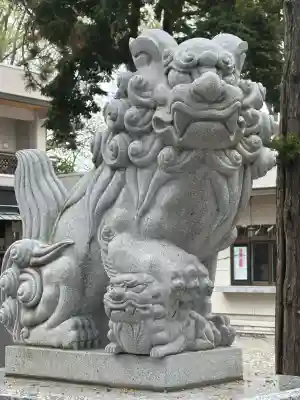 新琴似神社の{uncategorized: "未分類", other: "その他", undefined: "問題あり", building: "その他建物", grave: "お墓", sacred_gate: "鳥居", guardian: "狛犬", statue: "像", buddha: "仏像", history: "歴史", nature: "自然", garden: "庭園", animal: "動物", pagoda: "塔", temizu: "手水舎", mountain_gate: "山門・神門", sanctuary: "本殿・本堂", subordinate: "末社・摂社", art: "芸術", scenery: "景色", jizo: "地蔵", ema: "絵馬", goshuin: "御朱印", omikuji: "おみくじ", items: "授与品その他", amulet: "お守り", goshuincho: "御朱印帳", eats: "食事", festival: "お祭り", votive_dance: "神楽", shichigosan: "七五三参", wedding: "結婚式", experience: "体験その他", initially: "初詣", around: "周辺", anti_infection: "感染症対策"}