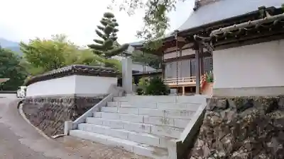 本郷寺(山梨県)