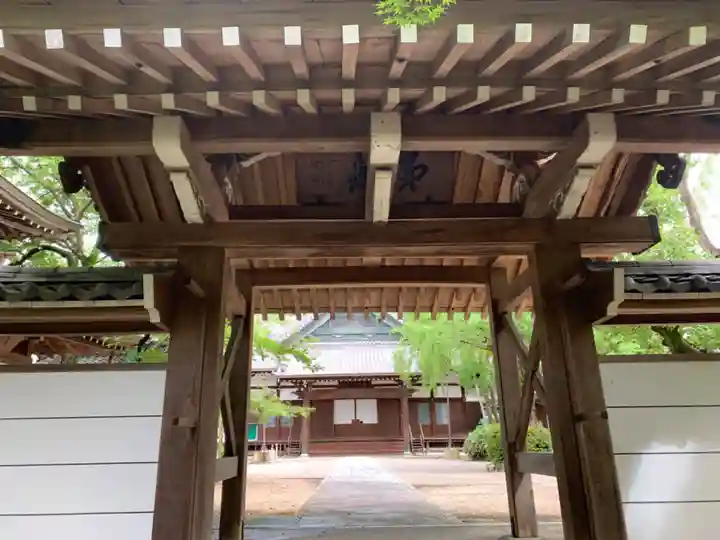 仏地院の山門・神門