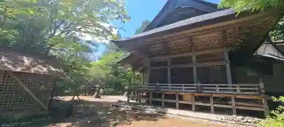 氷上神社の{uncategorized: "未分類", other: "その他", undefined: "問題あり", building: "その他建物", grave: "お墓", sacred_gate: "鳥居", guardian: "狛犬", statue: "像", buddha: "仏像", history: "歴史", nature: "自然", garden: "庭園", animal: "動物", pagoda: "塔", temizu: "手水舎", mountain_gate: "山門・神門", sanctuary: "本殿・本堂", subordinate: "末社・摂社", art: "芸術", scenery: "景色", jizo: "地蔵", ema: "絵馬", goshuin: "御朱印", omikuji: "おみくじ", items: "授与品その他", amulet: "お守り", goshuincho: "御朱印帳", eats: "食事", festival: "お祭り", votive_dance: "神楽", shichigosan: "七五三参", wedding: "結婚式", experience: "体験その他", initially: "初詣", around: "周辺", anti_infection: "感染症対策"}