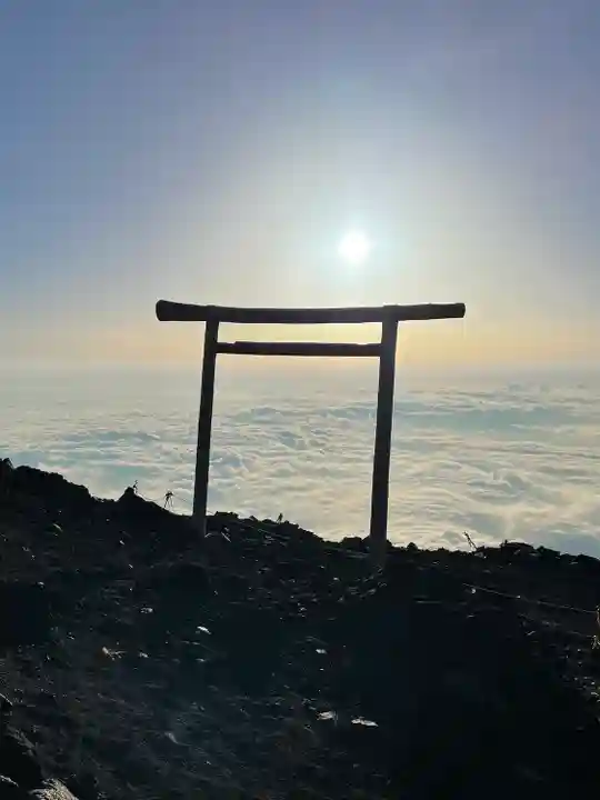 富士山頂上久須志神社の鳥居