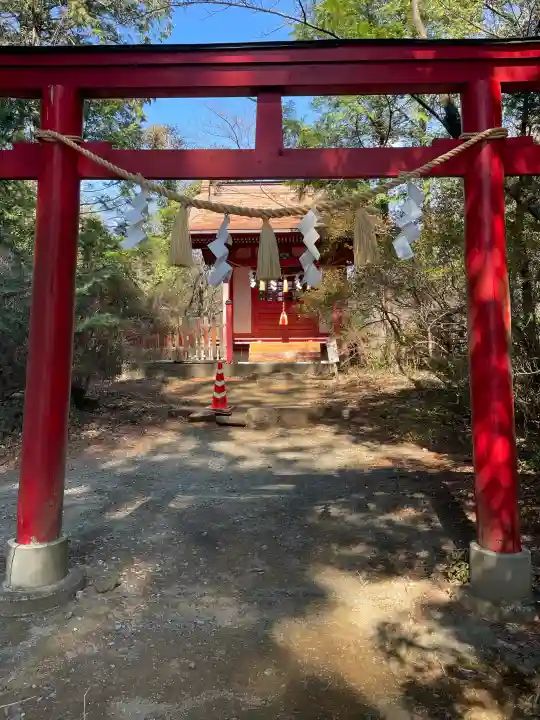 伊勢ケ渕弁天宮の{uncategorized: "未分類", other: "その他", undefined: "問題あり", building: "その他建物", grave: "お墓", sacred_gate: "鳥居", guardian: "狛犬", statue: "像", buddha: "仏像", history: "歴史", nature: "自然", garden: "庭園", animal: "動物", pagoda: "塔", temizu: "手水舎", mountain_gate: "山門・神門", sanctuary: "本殿・本堂", subordinate: "末社・摂社", art: "芸術", scenery: "景色", jizo: "地蔵", ema: "絵馬", goshuin: "御朱印", omikuji: "おみくじ", items: "授与品その他", amulet: "お守り", goshuincho: "御朱印帳", eats: "食事", festival: "お祭り", votive_dance: "神楽", shichigosan: "七五三参", wedding: "結婚式", experience: "体験その他", initially: "初詣", around: "周辺", anti_infection: "感染症対策"}