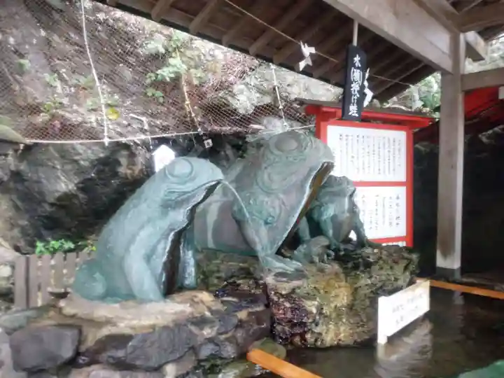 二見興玉神社の手水舎