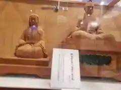 西教寺の像