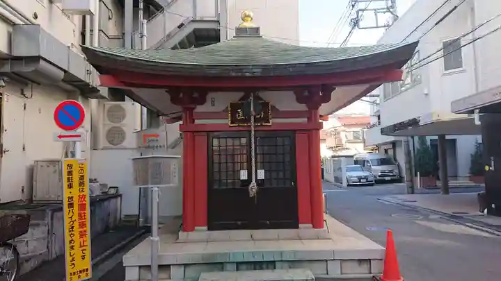 本郷薬師堂の本殿・本堂