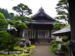 西室院の本殿