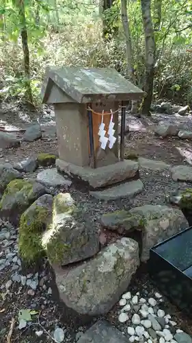 新屋山神社の末社