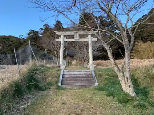 諏訪神社の鳥居