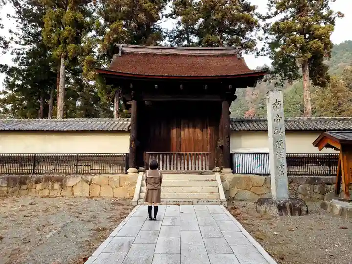 向嶽寺の山門・神門