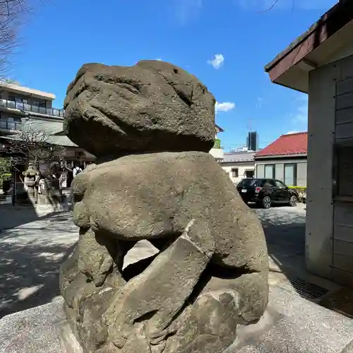 穏田神社の狛犬