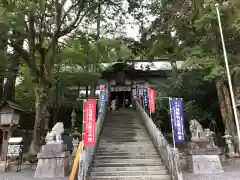 敢國神社の本殿