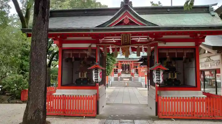 馬橋稲荷神社の山門・神門