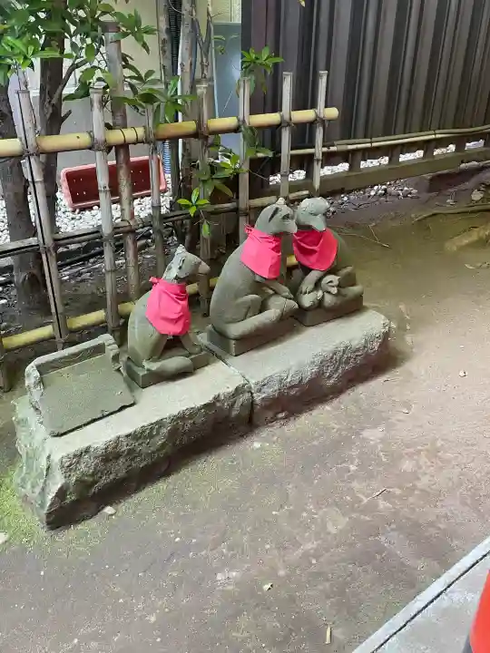 古地老稲荷神社の{uncategorized: "未分類", other: "その他", undefined: "問題あり", building: "その他建物", grave: "お墓", sacred_gate: "鳥居", guardian: "狛犬", statue: "像", buddha: "仏像", history: "歴史", nature: "自然", garden: "庭園", animal: "動物", pagoda: "塔", temizu: "手水舎", mountain_gate: "山門・神門", sanctuary: "本殿・本堂", subordinate: "末社・摂社", art: "芸術", scenery: "景色", jizo: "地蔵", ema: "絵馬", goshuin: "御朱印", omikuji: "おみくじ", items: "授与品その他", amulet: "お守り", goshuincho: "御朱印帳", eats: "食事", festival: "お祭り", votive_dance: "神楽", shichigosan: "七五三参", wedding: "結婚式", experience: "体験その他", initially: "初詣", around: "周辺", anti_infection: "感染症対策"}