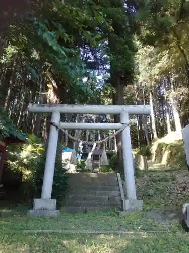 諏訪神社の鳥居