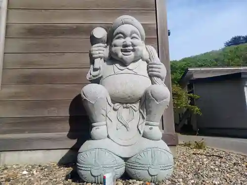 高山稲荷神社の像