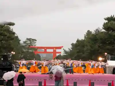 平安神宮の{uncategorized: "未分類", other: "その他", undefined: "問題あり", building: "その他建物", grave: "お墓", sacred_gate: "鳥居", guardian: "狛犬", statue: "像", buddha: "仏像", history: "歴史", nature: "自然", garden: "庭園", animal: "動物", pagoda: "塔", temizu: "手水舎", mountain_gate: "山門・神門", sanctuary: "本殿・本堂", subordinate: "末社・摂社", art: "芸術", scenery: "景色", jizo: "地蔵", ema: "絵馬", goshuin: "御朱印", omikuji: "おみくじ", items: "授与品その他", amulet: "お守り", goshuincho: "御朱印帳", eats: "食事", festival: "お祭り", votive_dance: "神楽", shichigosan: "七五三参", wedding: "結婚式", experience: "体験その他", initially: "初詣", around: "周辺", anti_infection: "感染症対策"}