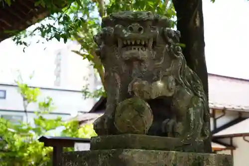 阿邪訶根神社の狛犬