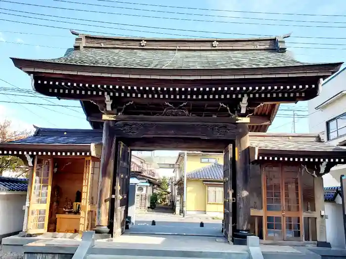 阿弥陀寺の山門