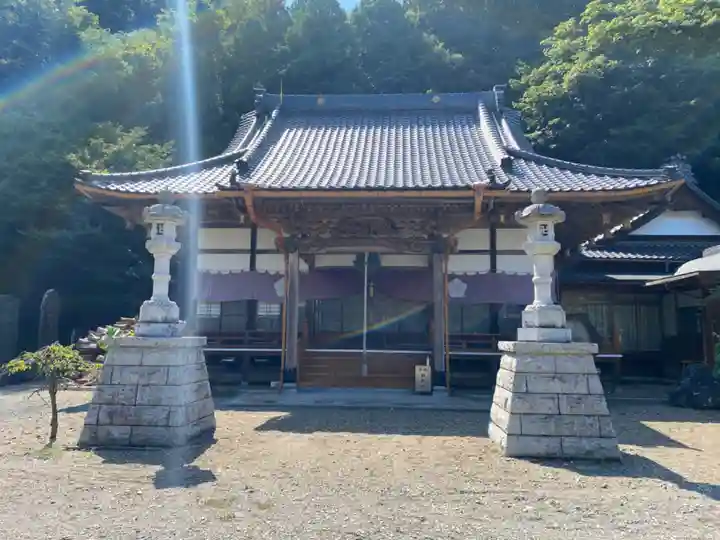 鏡徳寺の本殿・本堂