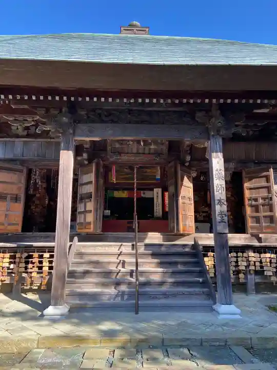 目の霊山 油山寺の本殿・本堂