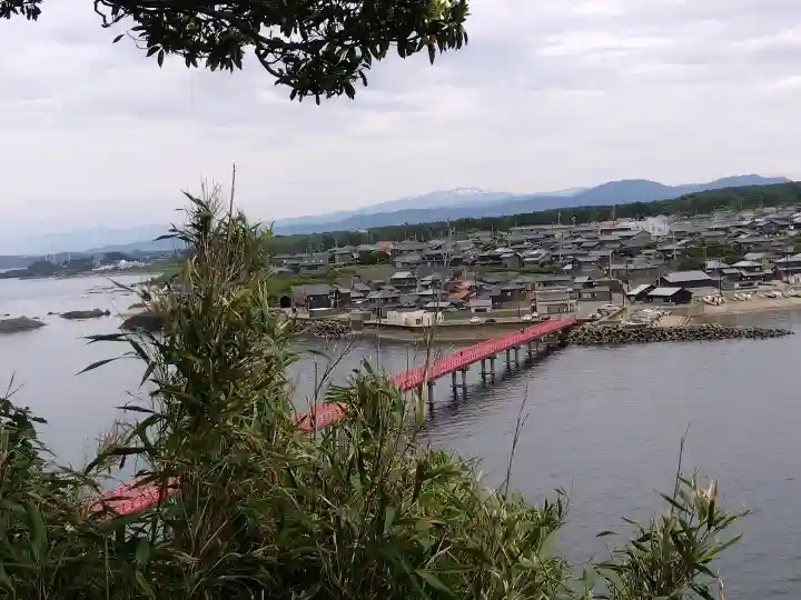 大湊神社(雄島)の{uncategorized: "未分類", other: "その他", undefined: "問題あり", building: "その他建物", grave: "お墓", sacred_gate: "鳥居", guardian: "狛犬", statue: "像", buddha: "仏像", history: "歴史", nature: "自然", garden: "庭園", animal: "動物", pagoda: "塔", temizu: "手水舎", mountain_gate: "山門・神門", sanctuary: "本殿・本堂", subordinate: "末社・摂社", art: "芸術", scenery: "景色", jizo: "地蔵", ema: "絵馬", goshuin: "御朱印", omikuji: "おみくじ", items: "授与品その他", amulet: "お守り", goshuincho: "御朱印帳", eats: "食事", festival: "お祭り", votive_dance: "神楽", shichigosan: "七五三参", wedding: "結婚式", experience: "体験その他", initially: "初詣", around: "周辺", anti_infection: "感染症対策"}