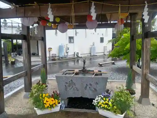 眞中神社の{uncategorized: "未分類", other: "その他", undefined: "問題あり", building: "その他建物", grave: "お墓", sacred_gate: "鳥居", guardian: "狛犬", statue: "像", buddha: "仏像", history: "歴史", nature: "自然", garden: "庭園", animal: "動物", pagoda: "塔", temizu: "手水舎", mountain_gate: "山門・神門", sanctuary: "本殿・本堂", subordinate: "末社・摂社", art: "芸術", scenery: "景色", jizo: "地蔵", ema: "絵馬", goshuin: "御朱印", omikuji: "おみくじ", items: "授与品その他", amulet: "お守り", goshuincho: "御朱印帳", eats: "食事", festival: "お祭り", votive_dance: "神楽", shichigosan: "七五三参", wedding: "結婚式", experience: "体験その他", initially: "初詣", around: "周辺", anti_infection: "感染症対策"}