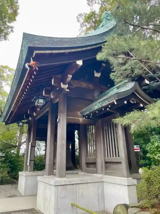 寒川神社の{uncategorized: "未分類", other: "その他", undefined: "問題あり", building: "その他建物", grave: "お墓", sacred_gate: "鳥居", guardian: "狛犬", statue: "像", buddha: "仏像", history: "歴史", nature: "自然", garden: "庭園", animal: "動物", pagoda: "塔", temizu: "手水舎", mountain_gate: "山門・神門", sanctuary: "本殿・本堂", subordinate: "末社・摂社", art: "芸術", scenery: "景色", jizo: "地蔵", ema: "絵馬", goshuin: "御朱印", omikuji: "おみくじ", items: "授与品その他", amulet: "お守り", goshuincho: "御朱印帳", eats: "食事", festival: "お祭り", votive_dance: "神楽", shichigosan: "七五三参", wedding: "結婚式", experience: "体験その他", initially: "初詣", around: "周辺", anti_infection: "感染症対策"}