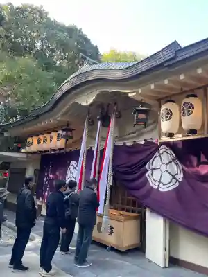 美多彌神社の{uncategorized: "未分類", other: "その他", undefined: "問題あり", building: "その他建物", grave: "お墓", sacred_gate: "鳥居", guardian: "狛犬", statue: "像", buddha: "仏像", history: "歴史", nature: "自然", garden: "庭園", animal: "動物", pagoda: "塔", temizu: "手水舎", mountain_gate: "山門・神門", sanctuary: "本殿・本堂", subordinate: "末社・摂社", art: "芸術", scenery: "景色", jizo: "地蔵", ema: "絵馬", goshuin: "御朱印", omikuji: "おみくじ", items: "授与品その他", amulet: "お守り", goshuincho: "御朱印帳", eats: "食事", festival: "お祭り", votive_dance: "神楽", shichigosan: "七五三参", wedding: "結婚式", experience: "体験その他", initially: "初詣", around: "周辺", anti_infection: "感染症対策"}