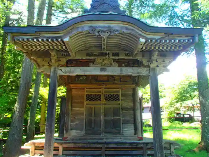 駒ヶ根観音堂の本殿・本堂