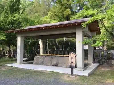 山梨縣護國神社の手水舎