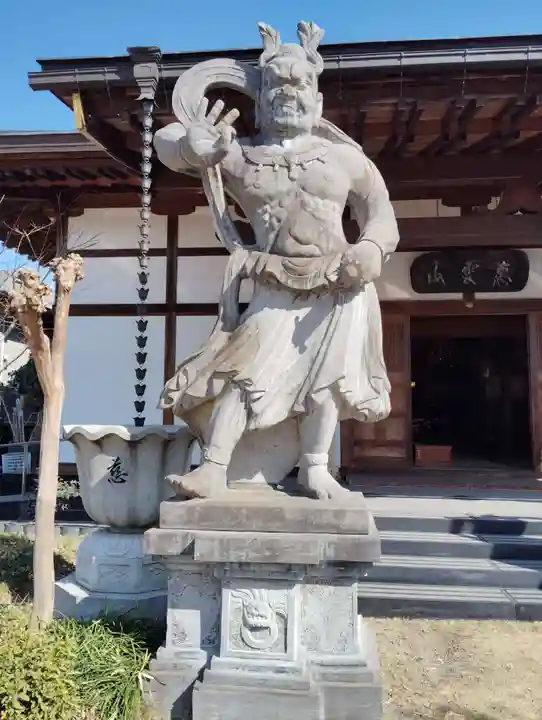 西林寺の像