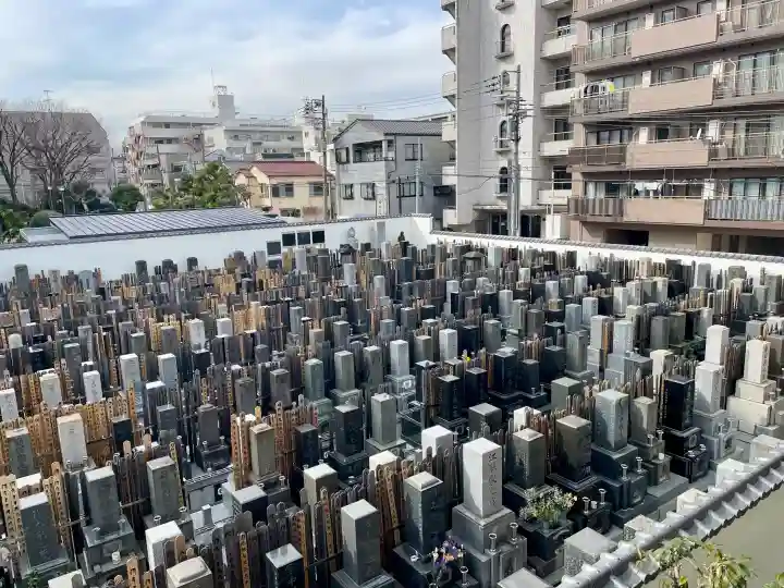 重願寺の{uncategorized: "未分類", other: "その他", undefined: "問題あり", building: "その他建物", grave: "お墓", sacred_gate: "鳥居", guardian: "狛犬", statue: "像", buddha: "仏像", history: "歴史", nature: "自然", garden: "庭園", animal: "動物", pagoda: "塔", temizu: "手水舎", mountain_gate: "山門・神門", sanctuary: "本殿・本堂", subordinate: "末社・摂社", art: "芸術", scenery: "景色", jizo: "地蔵", ema: "絵馬", goshuin: "御朱印", omikuji: "おみくじ", items: "授与品その他", amulet: "お守り", goshuincho: "御朱印帳", eats: "食事", festival: "お祭り", votive_dance: "神楽", shichigosan: "七五三参", wedding: "結婚式", experience: "体験その他", initially: "初詣", around: "周辺", anti_infection: "感染症対策"}