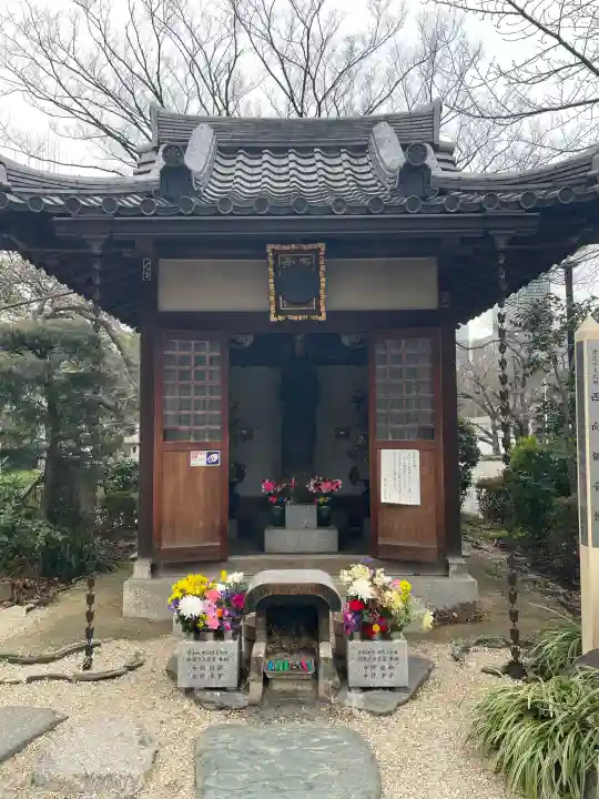 西向聖観世音菩薩の{uncategorized: "未分類", other: "その他", undefined: "問題あり", building: "その他建物", grave: "お墓", sacred_gate: "鳥居", guardian: "狛犬", statue: "像", buddha: "仏像", history: "歴史", nature: "自然", garden: "庭園", animal: "動物", pagoda: "塔", temizu: "手水舎", mountain_gate: "山門・神門", sanctuary: "本殿・本堂", subordinate: "末社・摂社", art: "芸術", scenery: "景色", jizo: "地蔵", ema: "絵馬", goshuin: "御朱印", omikuji: "おみくじ", items: "授与品その他", amulet: "お守り", goshuincho: "御朱印帳", eats: "食事", festival: "お祭り", votive_dance: "神楽", shichigosan: "七五三参", wedding: "結婚式", experience: "体験その他", initially: "初詣", around: "周辺", anti_infection: "感染症対策"}
