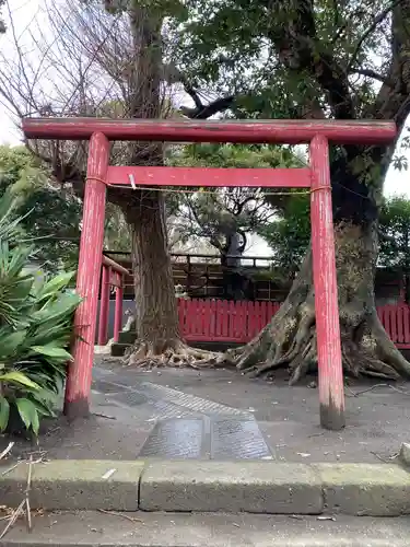 正一位稲荷大明神（築山稲荷社）の鳥居