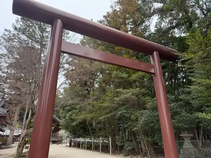 猿投神社の{uncategorized: "未分類", other: "その他", undefined: "問題あり", building: "その他建物", grave: "お墓", sacred_gate: "鳥居", guardian: "狛犬", statue: "像", buddha: "仏像", history: "歴史", nature: "自然", garden: "庭園", animal: "動物", pagoda: "塔", temizu: "手水舎", mountain_gate: "山門・神門", sanctuary: "本殿・本堂", subordinate: "末社・摂社", art: "芸術", scenery: "景色", jizo: "地蔵", ema: "絵馬", goshuin: "御朱印", omikuji: "おみくじ", items: "授与品その他", amulet: "お守り", goshuincho: "御朱印帳", eats: "食事", festival: "お祭り", votive_dance: "神楽", shichigosan: "七五三参", wedding: "結婚式", experience: "体験その他", initially: "初詣", around: "周辺", anti_infection: "感染症対策"}