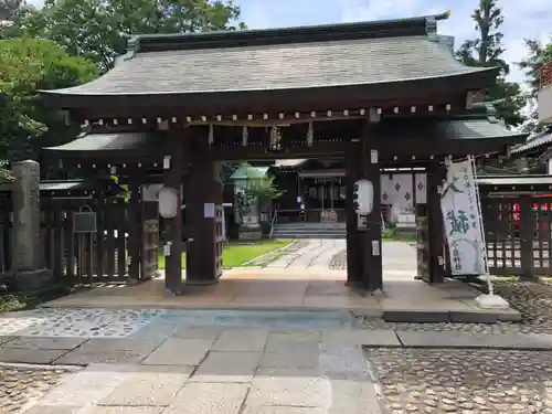 小岩神社の山門・神門