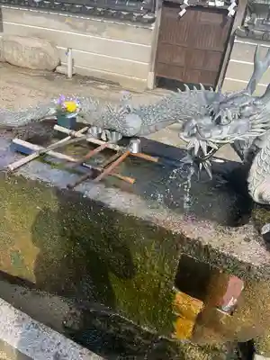 六甲八幡神社の手水舎