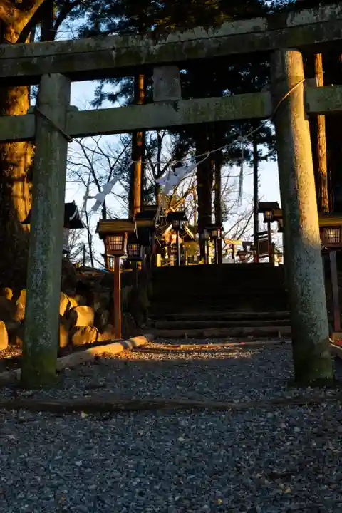 諏訪大社下社秋宮(長野県)