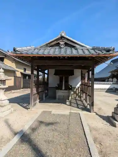 市殿神社の{uncategorized: "未分類", other: "その他", undefined: "問題あり", building: "その他建物", grave: "お墓", sacred_gate: "鳥居", guardian: "狛犬", statue: "像", buddha: "仏像", history: "歴史", nature: "自然", garden: "庭園", animal: "動物", pagoda: "塔", temizu: "手水舎", mountain_gate: "山門・神門", sanctuary: "本殿・本堂", subordinate: "末社・摂社", art: "芸術", scenery: "景色", jizo: "地蔵", ema: "絵馬", goshuin: "御朱印", omikuji: "おみくじ", items: "授与品その他", amulet: "お守り", goshuincho: "御朱印帳", eats: "食事", festival: "お祭り", votive_dance: "神楽", shichigosan: "七五三参", wedding: "結婚式", experience: "体験その他", initially: "初詣", around: "周辺", anti_infection: "感染症対策"}