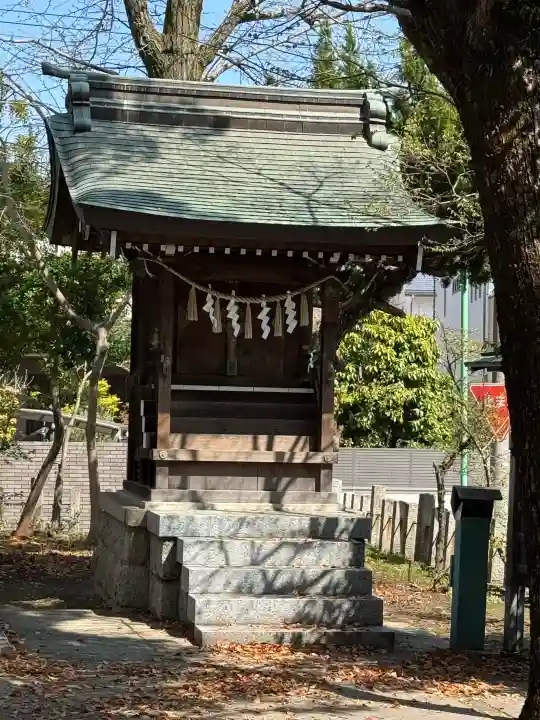 六所社(下飯田)の{uncategorized: "未分類", other: "その他", undefined: "問題あり", building: "その他建物", grave: "お墓", sacred_gate: "鳥居", guardian: "狛犬", statue: "像", buddha: "仏像", history: "歴史", nature: "自然", garden: "庭園", animal: "動物", pagoda: "塔", temizu: "手水舎", mountain_gate: "山門・神門", sanctuary: "本殿・本堂", subordinate: "末社・摂社", art: "芸術", scenery: "景色", jizo: "地蔵", ema: "絵馬", goshuin: "御朱印", omikuji: "おみくじ", items: "授与品その他", amulet: "お守り", goshuincho: "御朱印帳", eats: "食事", festival: "お祭り", votive_dance: "神楽", shichigosan: "七五三参", wedding: "結婚式", experience: "体験その他", initially: "初詣", around: "周辺", anti_infection: "感染症対策"}