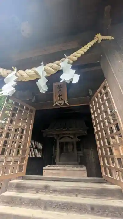 八雲神社の{uncategorized: "未分類", other: "その他", undefined: "問題あり", building: "その他建物", grave: "お墓", sacred_gate: "鳥居", guardian: "狛犬", statue: "像", buddha: "仏像", history: "歴史", nature: "自然", garden: "庭園", animal: "動物", pagoda: "塔", temizu: "手水舎", mountain_gate: "山門・神門", sanctuary: "本殿・本堂", subordinate: "末社・摂社", art: "芸術", scenery: "景色", jizo: "地蔵", ema: "絵馬", goshuin: "御朱印", omikuji: "おみくじ", items: "授与品その他", amulet: "お守り", goshuincho: "御朱印帳", eats: "食事", festival: "お祭り", votive_dance: "神楽", shichigosan: "七五三参", wedding: "結婚式", experience: "体験その他", initially: "初詣", around: "周辺", anti_infection: "感染症対策"}