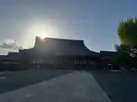 本願寺(西本願寺)の{uncategorized: "未分類", other: "その他", undefined: "問題あり", building: "その他建物", grave: "お墓", sacred_gate: "鳥居", guardian: "狛犬", statue: "像", buddha: "仏像", history: "歴史", nature: "自然", garden: "庭園", animal: "動物", pagoda: "塔", temizu: "手水舎", mountain_gate: "山門・神門", sanctuary: "本殿・本堂", subordinate: "末社・摂社", art: "芸術", scenery: "景色", jizo: "地蔵", ema: "絵馬", goshuin: "御朱印", omikuji: "おみくじ", items: "授与品その他", amulet: "お守り", goshuincho: "御朱印帳", eats: "食事", festival: "お祭り", votive_dance: "神楽", shichigosan: "七五三参", wedding: "結婚式", experience: "体験その他", initially: "初詣", around: "周辺", anti_infection: "感染症対策"}